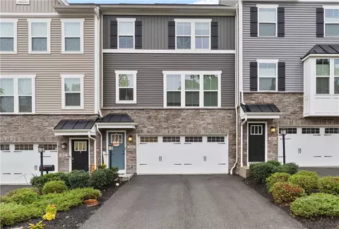 4056 Crown Dr, South Park, PA 15129