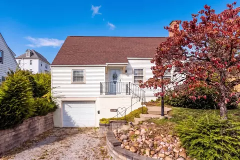 1446 Kinmount, Pittsburgh, PA 15205