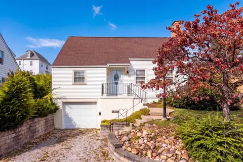 1446 Kinmount, Pittsburgh, PA 15205
