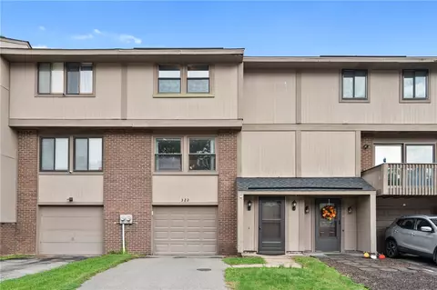322 Ridge Point Cir, Bridgeville, PA 15017