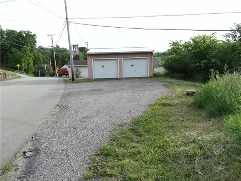 100 Beallsville Rd, Bentleyville, PA 15314