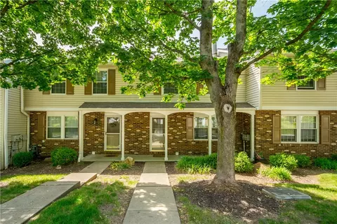 314 Murrays Ln, Pittsburgh, PA 15234