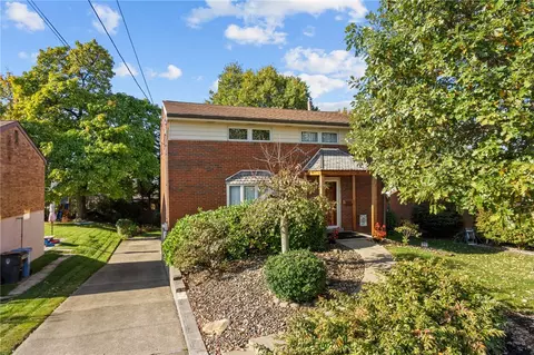 956 Lindsay Rd, Carnegie, PA 15106