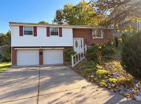 302 Castle Dr, West Mifflin, PA 15122