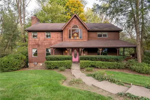 102 Woodhaven Dr, Jeannette, PA 15644