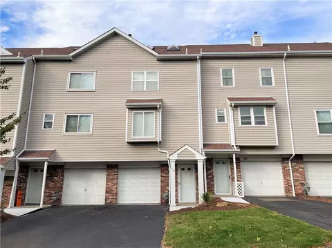 118 Old Village Ln, Bethel Park, PA 15102