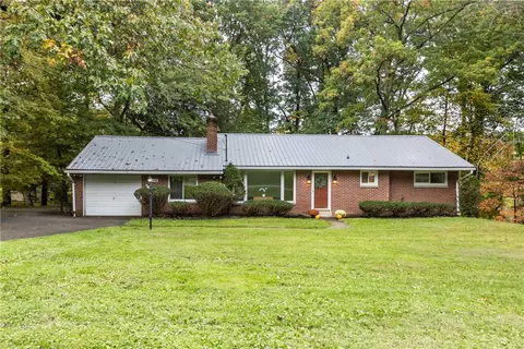 148 Carol Rose Dr, Beaver Falls, PA 15010