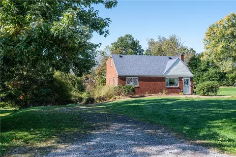300 W Fenn Dr, Gibsonia, PA 15044