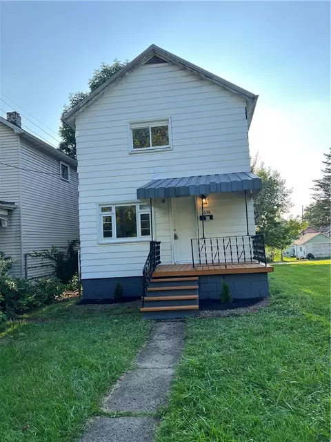 1038 Hamilton Ave, Farrell, PA 16121