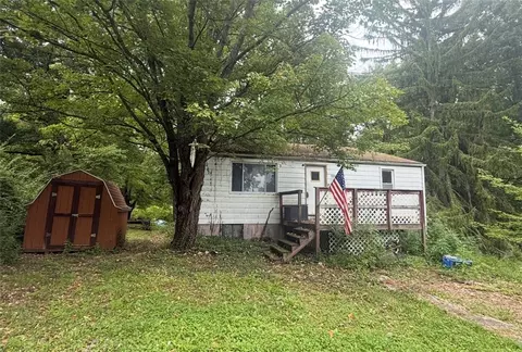701 Chicora Rd, Chicora, PA 16025