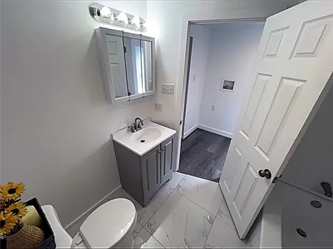 Bath - 160 Mitchell Ave, Lilly, PA 15938 photo 2 of 5