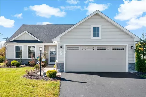 426 Spruce Ln, Houston, PA 15342