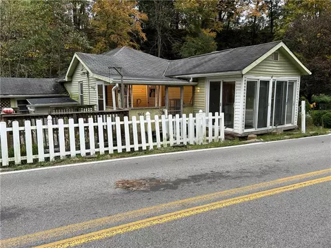 1908 Pleasantville Rd, Natrona Heights, PA 15065