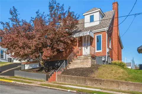 202 Oakland Ave, Charleroi, PA 15022