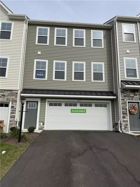 29 Kings Rd #107, Washington, PA 15301