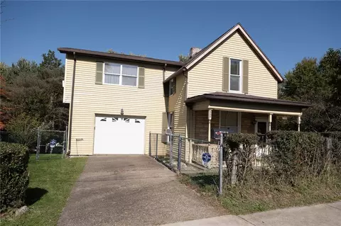 955 Ewing St, Washington, PA 15301