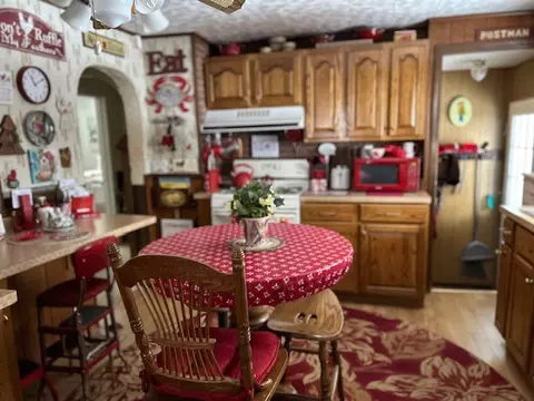 467 Ormond Ave, Sharon, PA 16146 photo 4