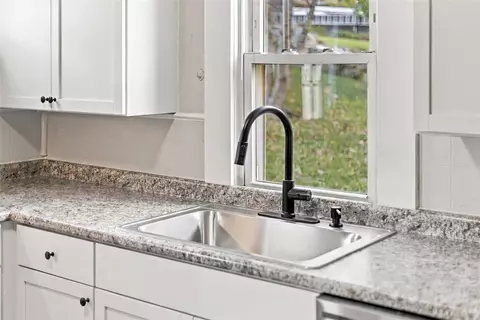 Kitchen - 136 Ormsby Ave, Pittsburgh, PA 15210 photo 5 of 5