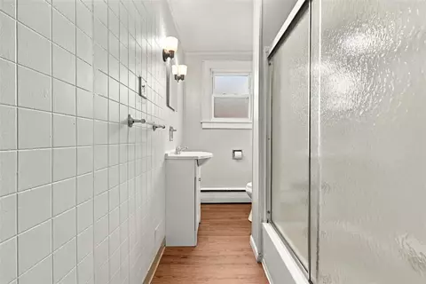 Bath - 136 Ormsby Ave, Pittsburgh, PA 15210 photo 1 of 1