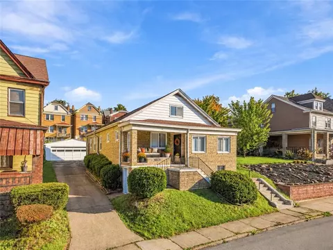 136 Ormsby Ave, Pittsburgh, PA 15210