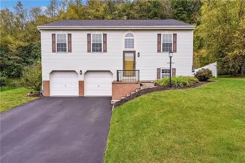 118 Stratford Ct, New Stanton, PA 15672
