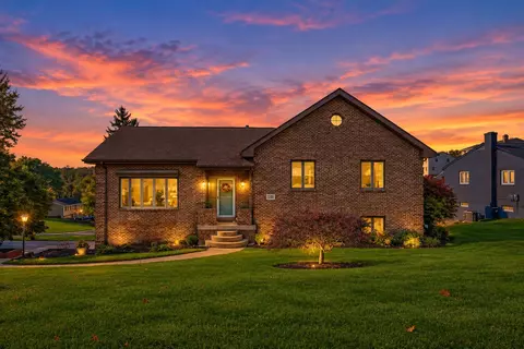 1206 Oakridge, Mcdonald, PA 15057