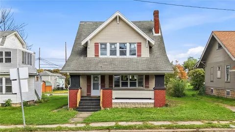 395 Stambaugh Ave, Sharon, PA 16146