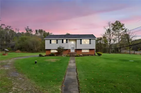 302 Mcclelland Rd, Finleyville, PA 15332