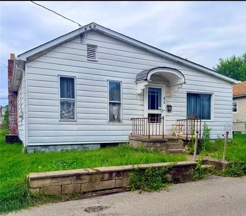 813 Hazlett Ave, Brackenridge, PA 15014