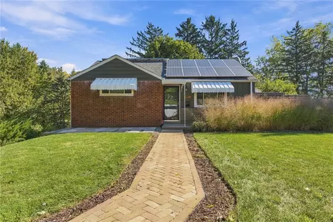 8058 Manville Dr, Pittsburgh, PA 15237