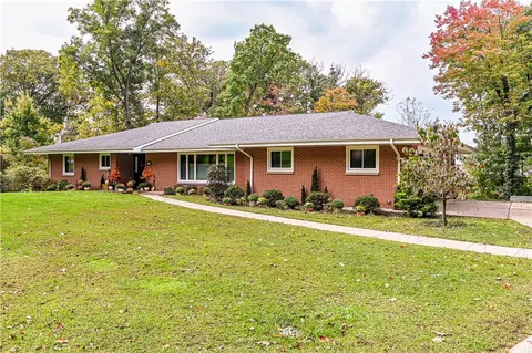 219 Maple Dr, Greensburg, PA 15601