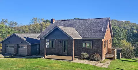38 Calhoun, Elizabeth, PA 15037