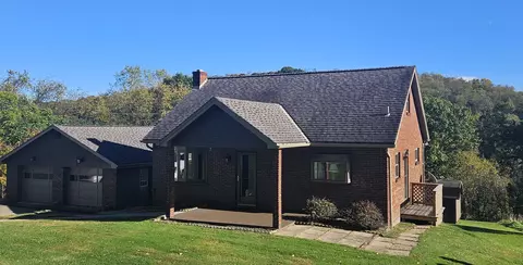 38 Calhoun, Elizabeth, PA 15037