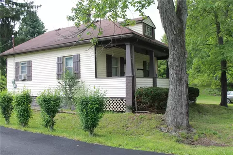 344 Mecklem Ln, Ellwood City, PA 16117