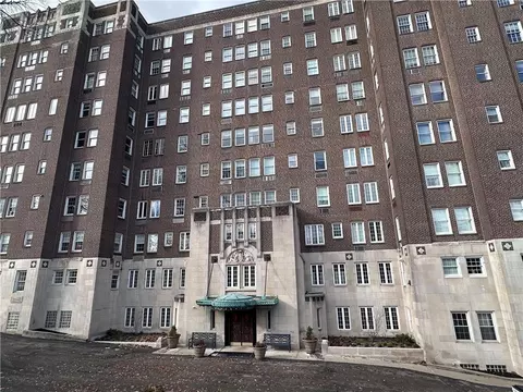 5023 Frew St #1G, Pittsburgh, PA 15213
