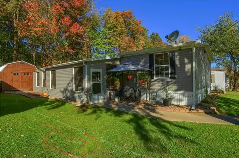 117 Annette Dr, New Castle, PA 16101