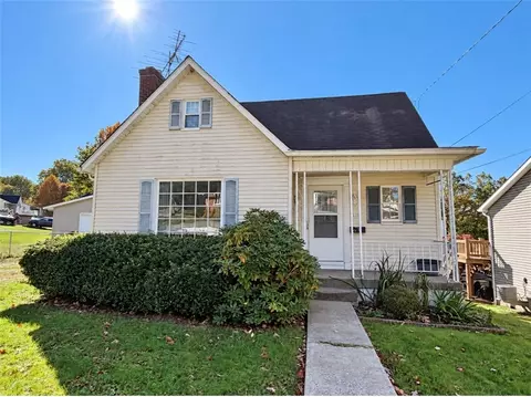 808 Davidson Ave, Connellsville, PA 15425