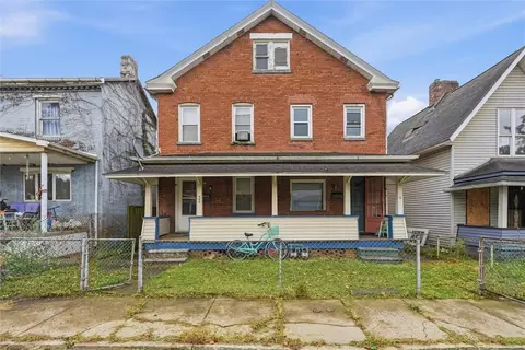 33 Wood St, Natrona Heights, PA 15065