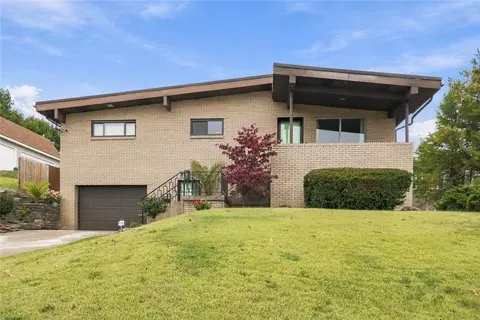 2308 Vermont Ave, West Mifflin, PA 15122
