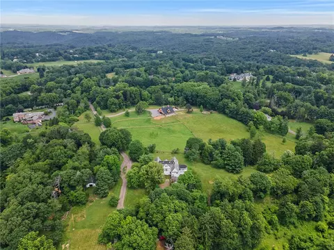 859 Blackburn Rd, Sewickley, PA 15143