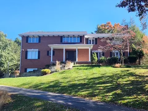 115 Greenview Dr, Indiana, PA 15701
