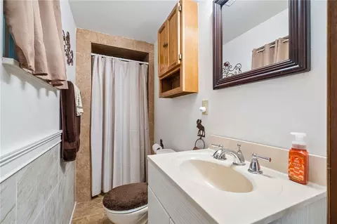 Bath - 122 Manchester, Irwin, PA 15642 photo 2 of 2