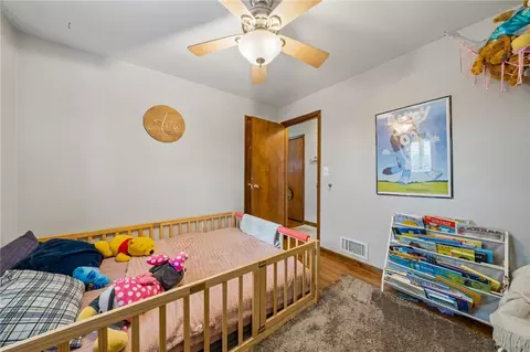 Bedroom - 122 Manchester, Irwin, PA 15642 photo 2 of 6