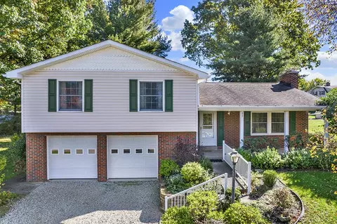 617 Woodburn Ln, Greensburg, PA 15601