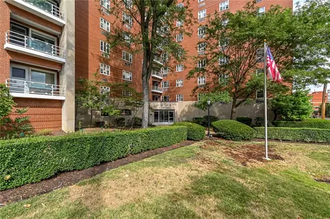 4601 Fifth Ave #322, Pittsburgh, PA 15213