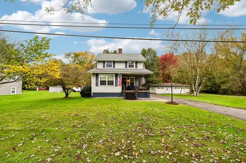 17 E Maitland Ln, New Castle, PA 16105