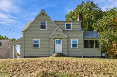702 Summit St, Coraopolis, PA 15108