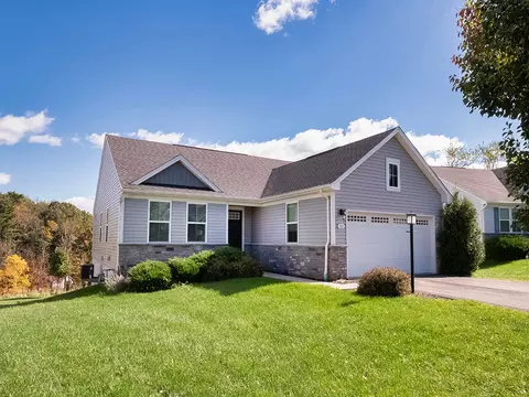 560 Birch, Houston, PA 15342
