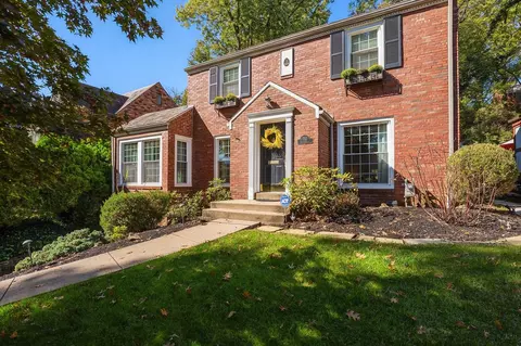 752 Country Club Dr, Pittsburgh, PA 15228