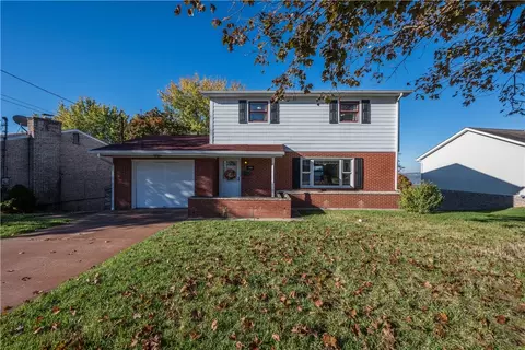140 Victoria Dr, White Oak, PA 15131